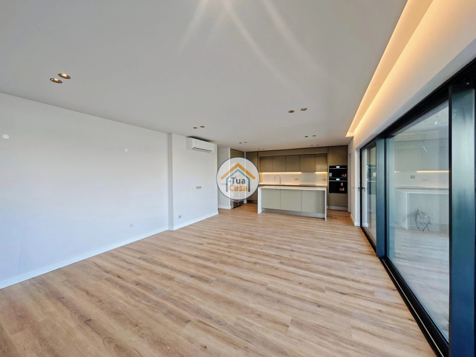 Apartamento T3 para Venda em Faro (Sé e São Pedro) Foto 4