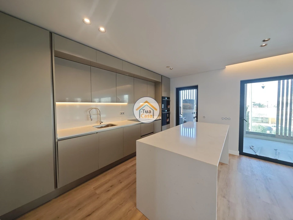 Apartamento T3 para Venda em Faro (Sé e São Pedro) Foto 2