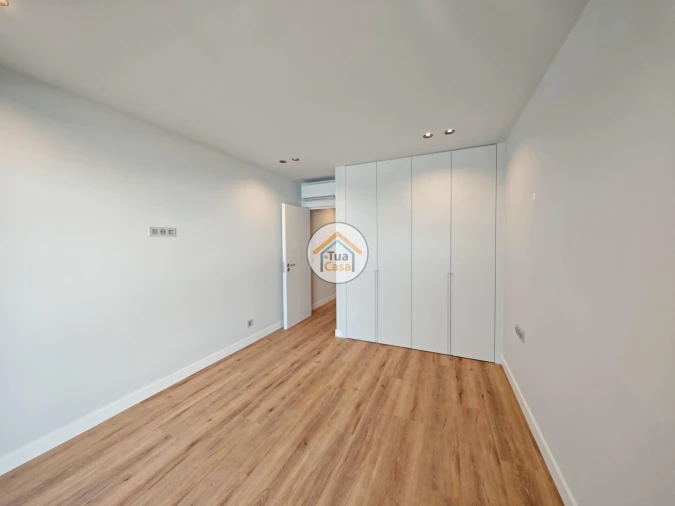 Apartamento T3 para Venda em Faro (Sé e São Pedro) Foto 16