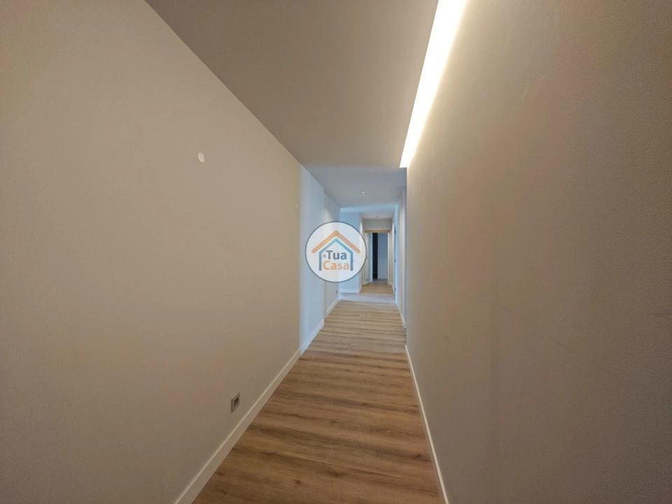 Apartamento T3 para Venda em Faro (Sé e São Pedro) Foto 9