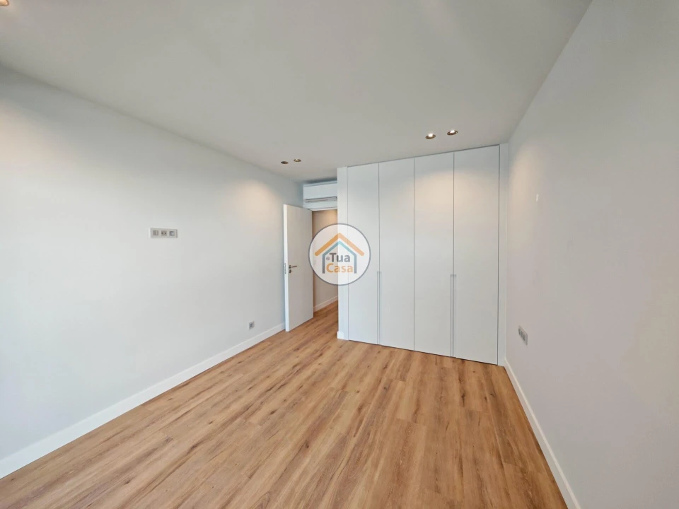 Apartamento T3 para Venda em Faro (Sé e São Pedro) Foto 16