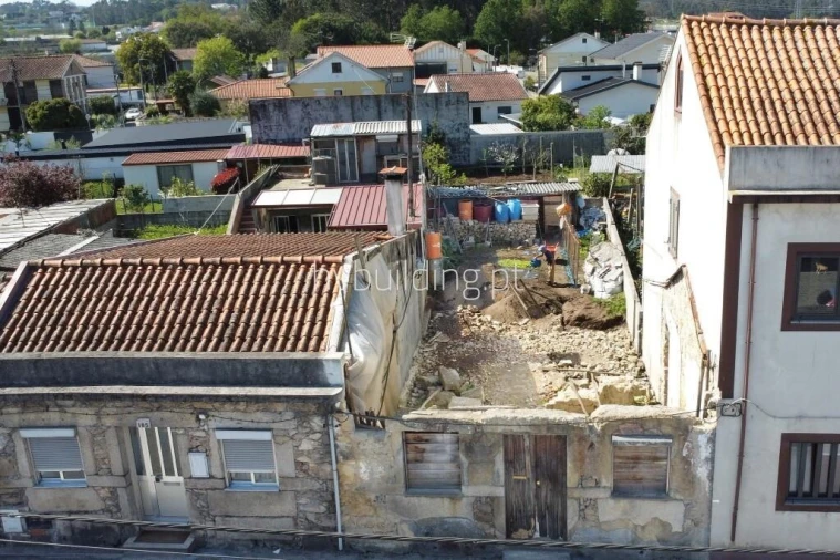 Moradia T3 para Venda em Arcozelo Foto 4