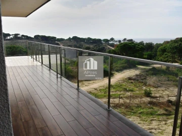Apartamento T3 para Venda em Charneca de Caparica e Sobreda