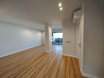 Apartamento T5 para Venda em Faro (Sé e São Pedro)