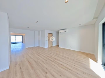 Apartamento T5 para Venda em Faro (Sé e São Pedro)