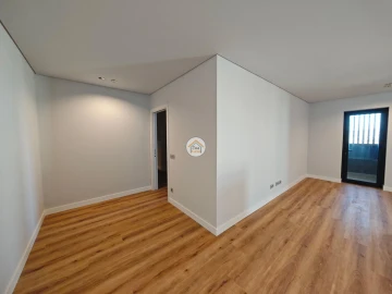Apartamento T5 para Venda em Faro (Sé e São Pedro)