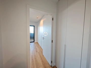 Apartamento T5 para Venda em Faro (Sé e São Pedro)