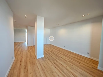 Apartamento T5 para Venda em Faro (Sé e São Pedro)