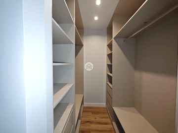 Apartamento T5 para Venda em Faro (Sé e São Pedro)