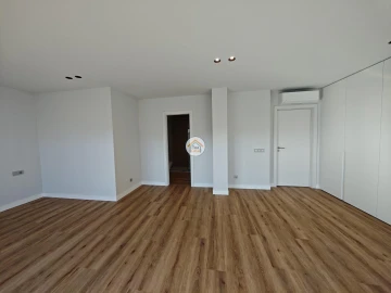 Apartamento T5 para Venda em Faro (Sé e São Pedro)