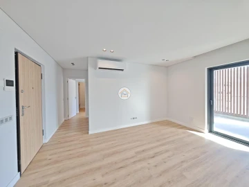 Apartamento T5 para Venda em Faro (Sé e São Pedro)