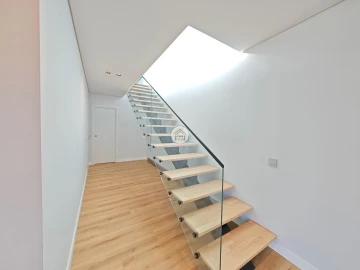 Apartamento T5 para Venda em Faro (Sé e São Pedro)