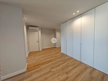 Apartamento T5 para Venda em Faro (Sé e São Pedro)