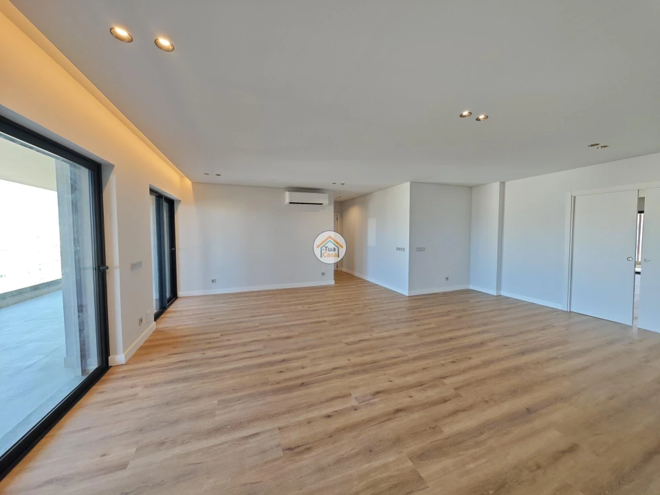 Apartamento T5 para Venda em Faro (Sé e São Pedro) Foto 36