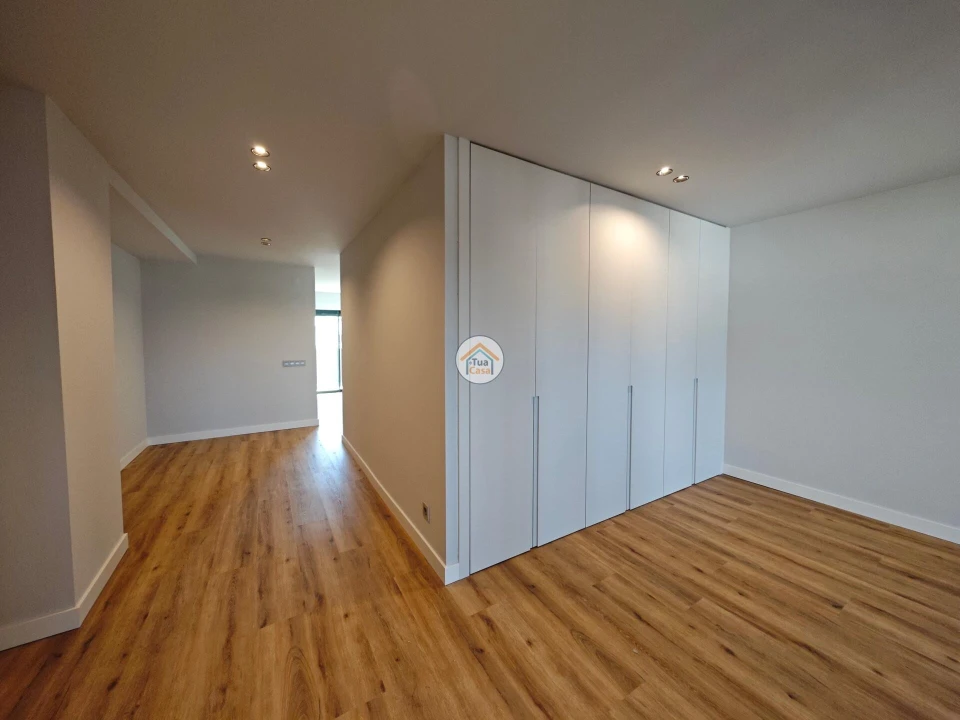 Apartamento T5 para Venda em Faro (Sé e São Pedro) Foto 60