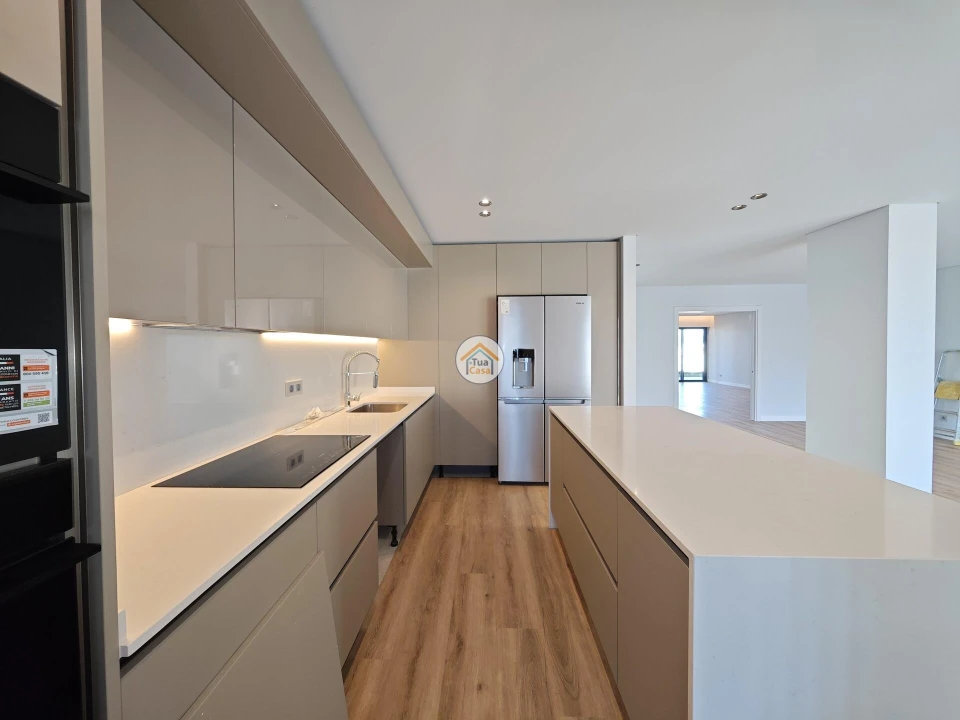 Apartamento T5 para Venda em Faro (Sé e São Pedro) Foto 7