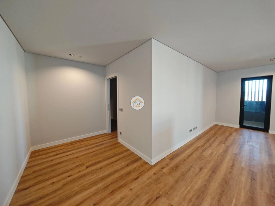 Apartamento T5 para Venda em Faro (Sé e São Pedro) Foto 41