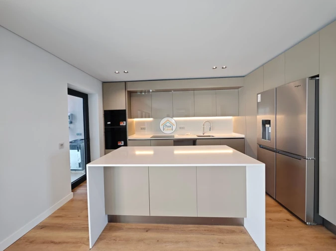 Apartamento T5 para Venda em Faro (Sé e São Pedro) Foto 6