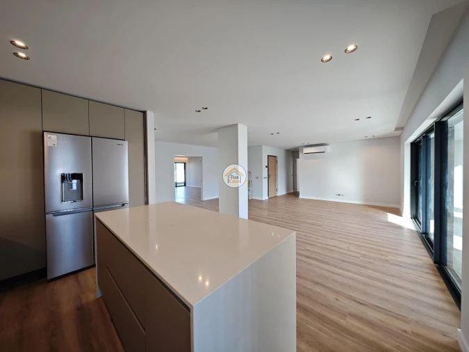 Apartamento T5 para Venda em Faro (Sé e São Pedro) Foto 8