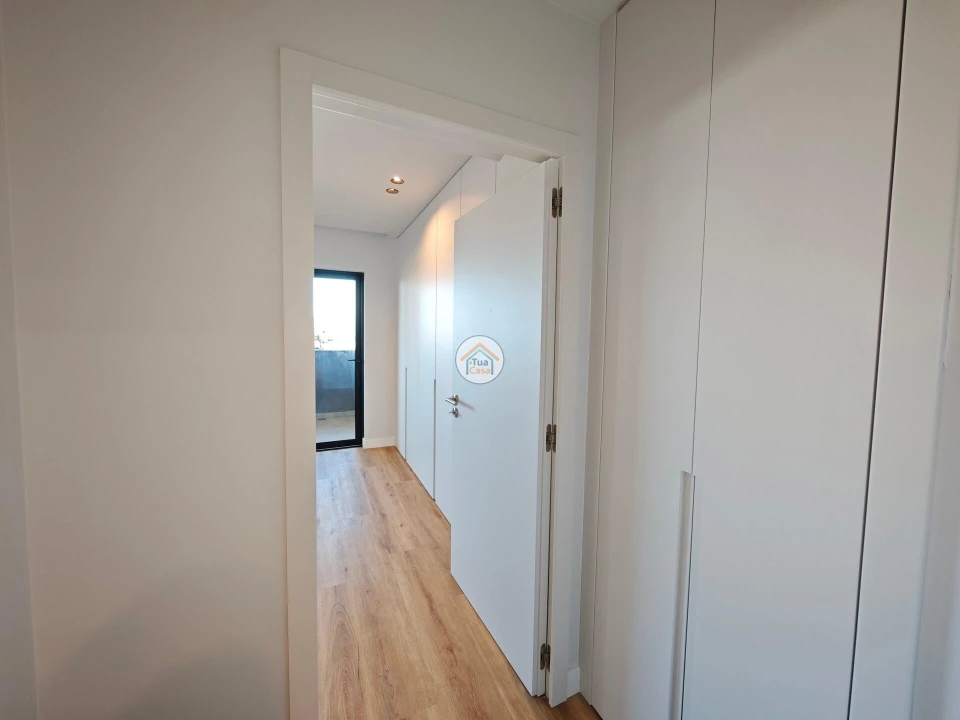 Apartamento T5 para Venda em Faro (Sé e São Pedro) Foto 47