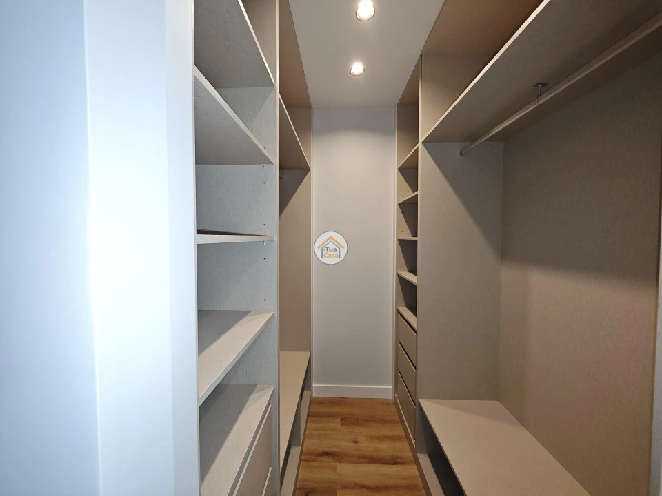 Apartamento T5 para Venda em Faro (Sé e São Pedro) Foto 19
