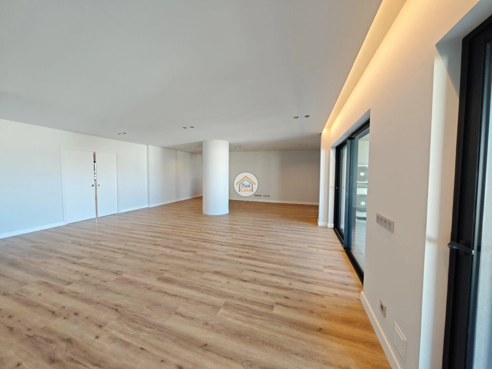 Apartamento T5 para Venda em Faro (Sé e São Pedro) Foto 37