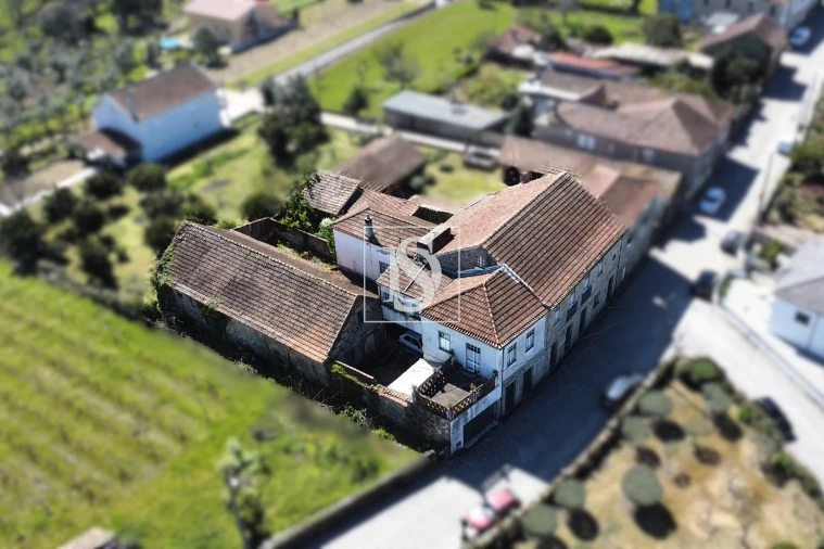 Moradia T7 para Venda em Lobão da Beira Foto 3