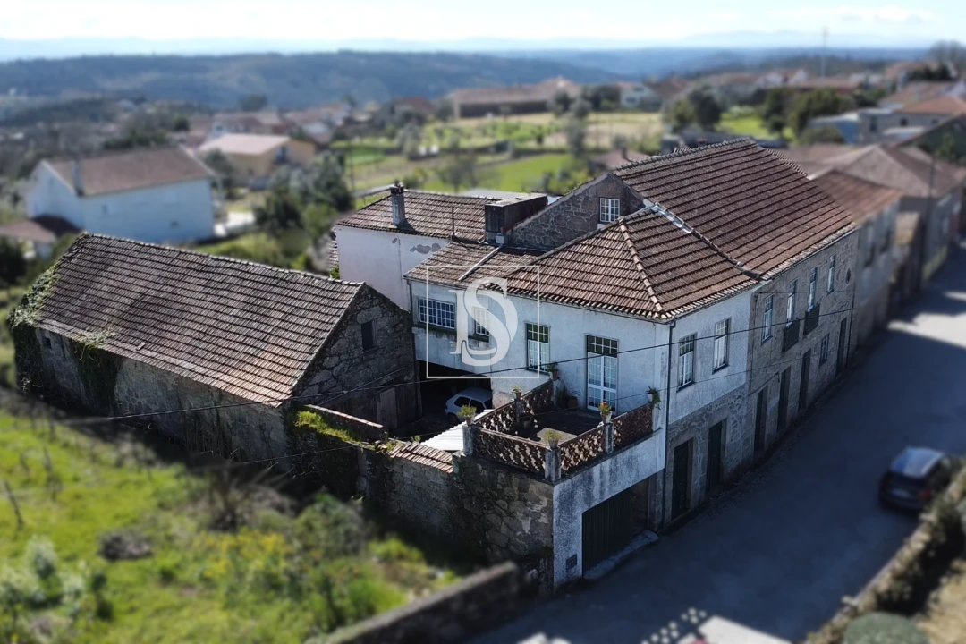 Moradia T7 para Venda em Lobão da Beira Foto 1