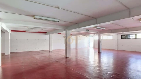 Negócio para Venda em Cedofeita, Santo Ildefonso, Sé, Miragaia, São Nicolau e Vitória