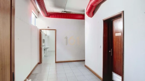 Negócio para Venda em Cedofeita, Santo Ildefonso, Sé, Miragaia, São Nicolau e Vitória