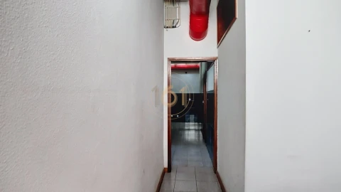 Negócio para Venda em Cedofeita, Santo Ildefonso, Sé, Miragaia, São Nicolau e Vitória