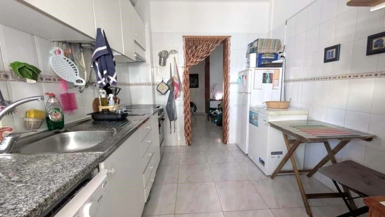 Apartamento T2 para Venda em Quarteira Foto 8