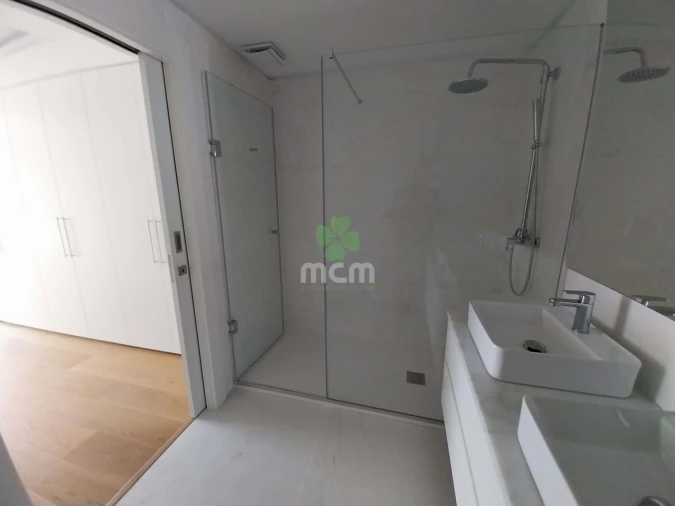 Apartamento T2 para Venda em São Martinho Foto 11