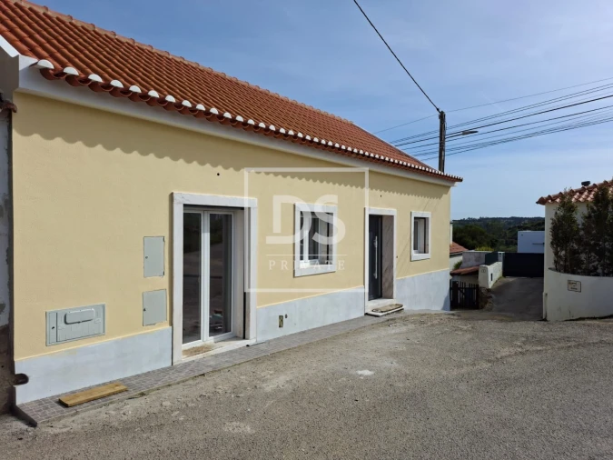 Moradia T3 para Venda em Santo Isidoro Foto 2