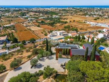Moradia T4 para Venda em Albufeira e Olhos de Água