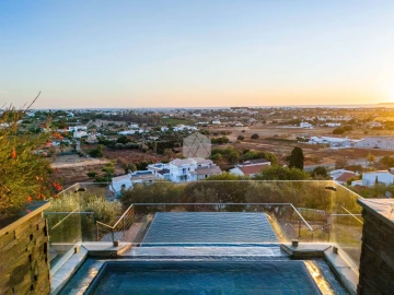 Moradia T4 para Venda em Albufeira e Olhos de Água