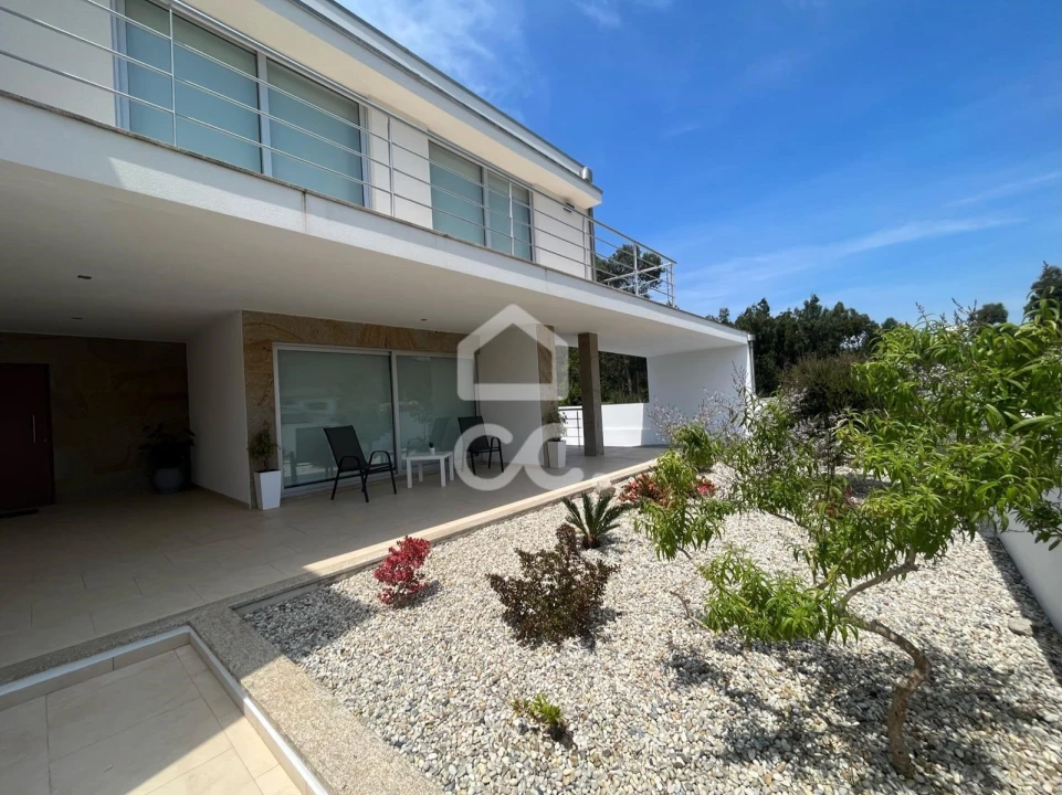 Moradia T4 para Venda em Carreço Foto 3