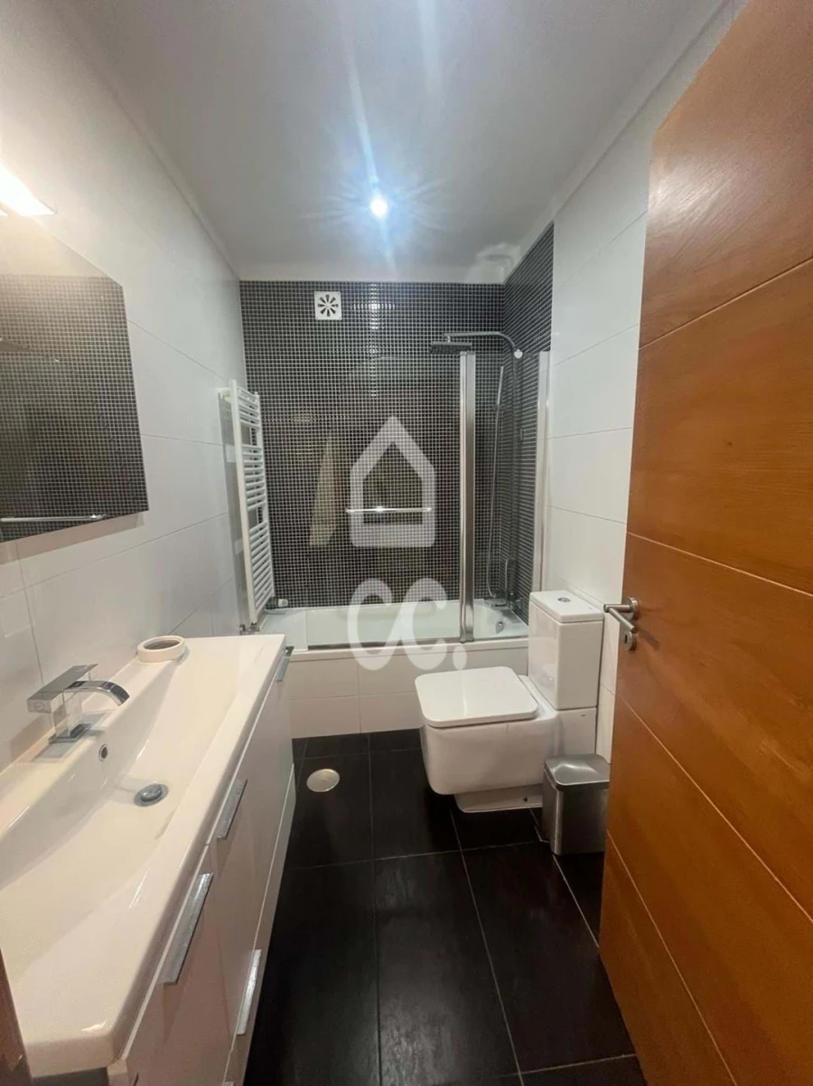 Moradia T4 para Venda em Carreço Foto 10