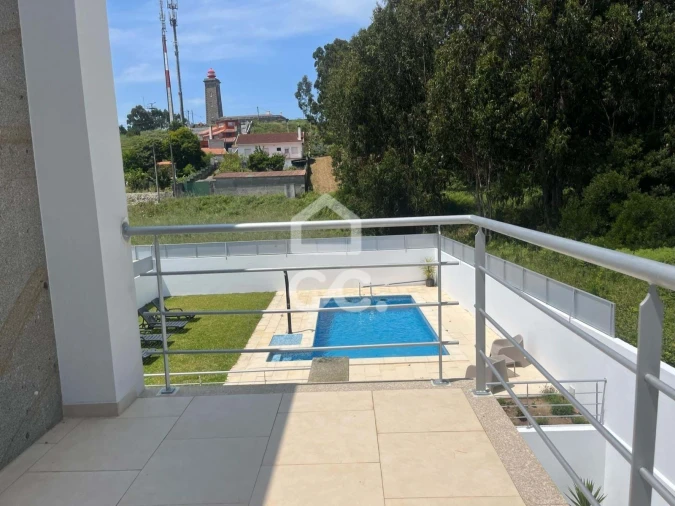 Moradia T4 para Venda em Carreço Foto 5