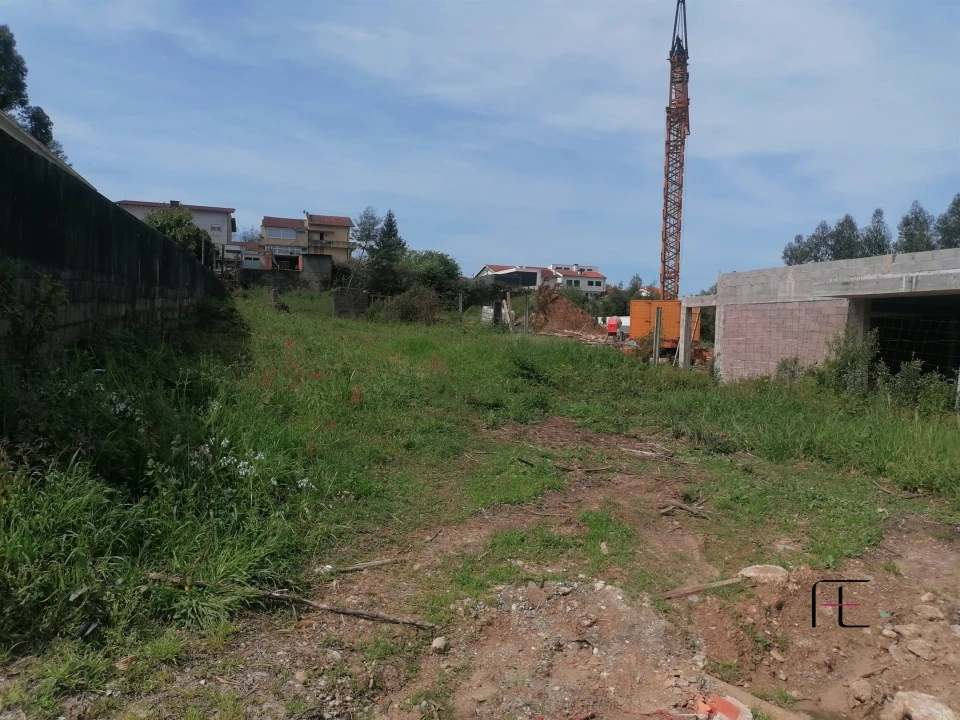 Terreno para Venda em Gondomar (São Cosme), Valbom e Jovim Foto 1
