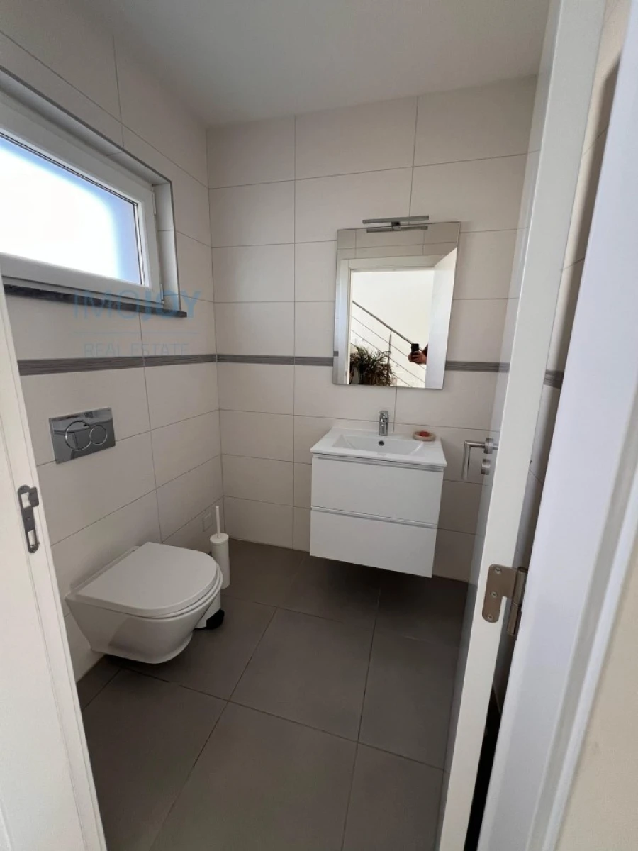 Moradia T4 para Venda em Carvoeira Foto 9