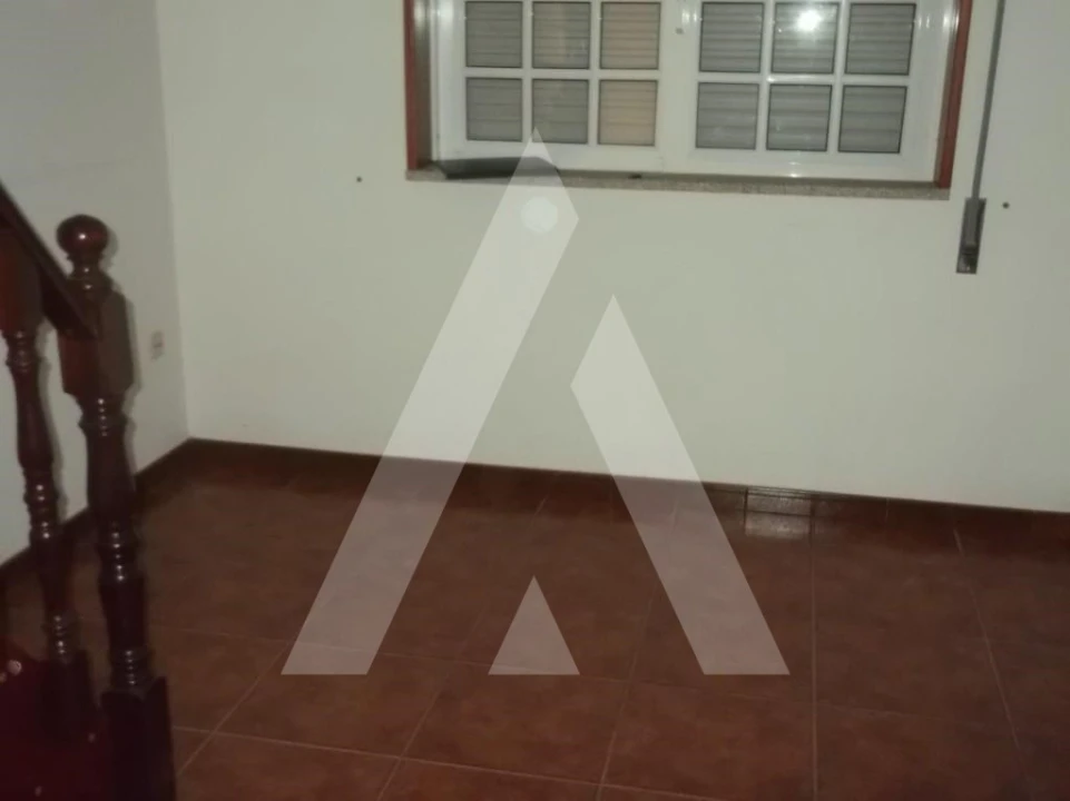 Moradia T2 para Venda em Ervedosa do Douro Foto 8