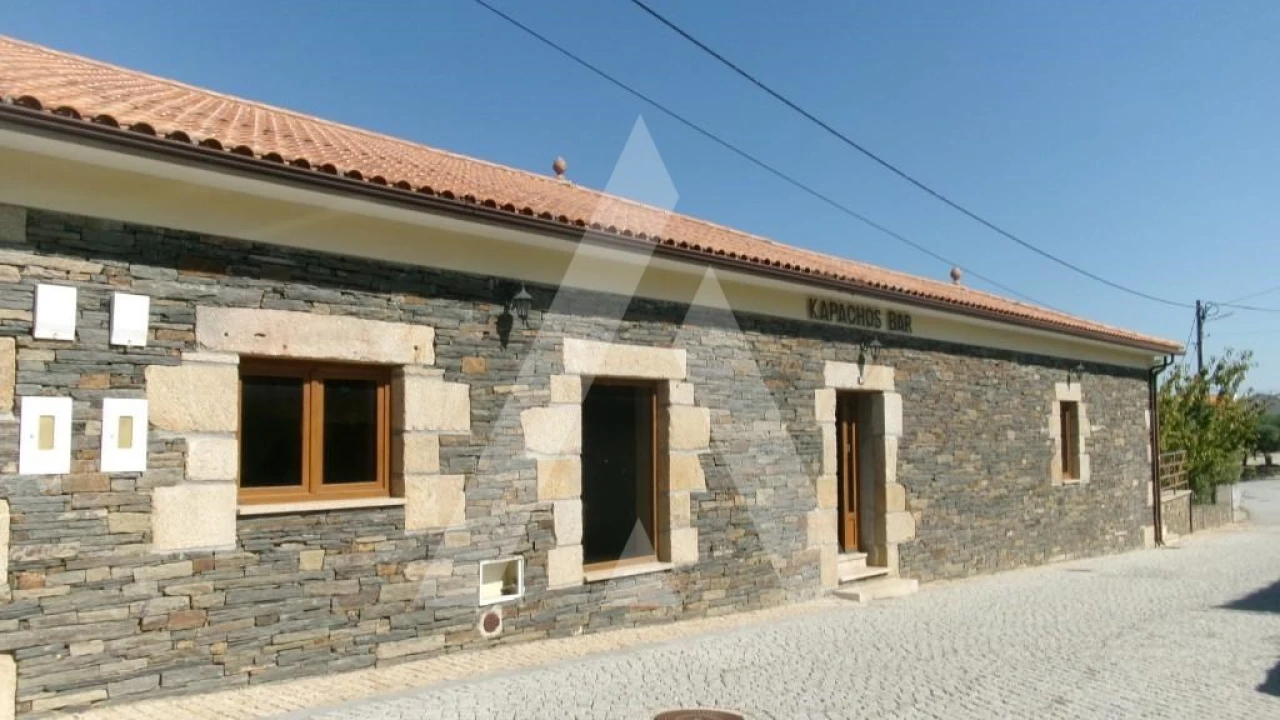 Negócio para Venda em Valongo dos Azeites Foto 1