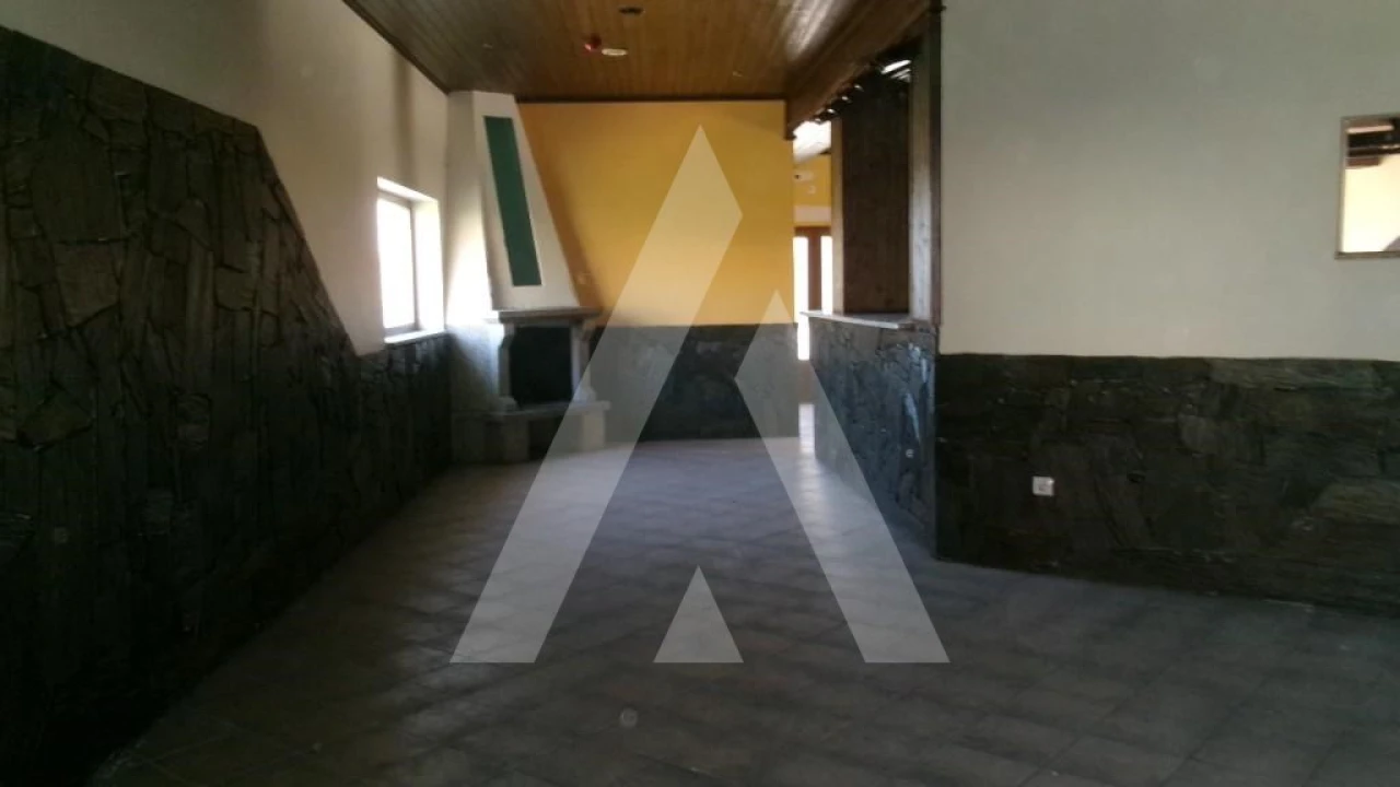 Negócio para Venda em Valongo dos Azeites Foto 7