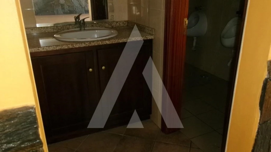 Negócio para Venda em Valongo dos Azeites Foto 8