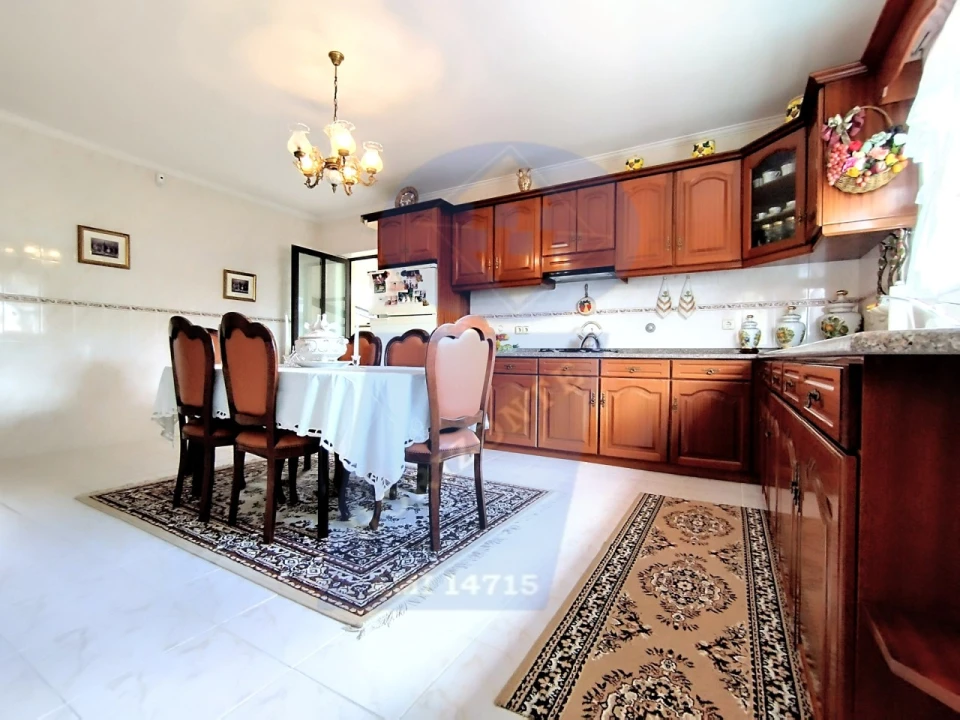 Moradia T5 para Venda em Covões e Camarneira Foto 7