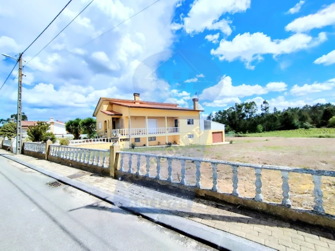 Moradia T5 para Venda em Covões e Camarneira Foto 30