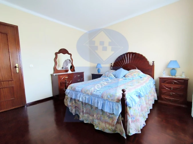 Moradia T5 para Venda em Covões e Camarneira Foto 9