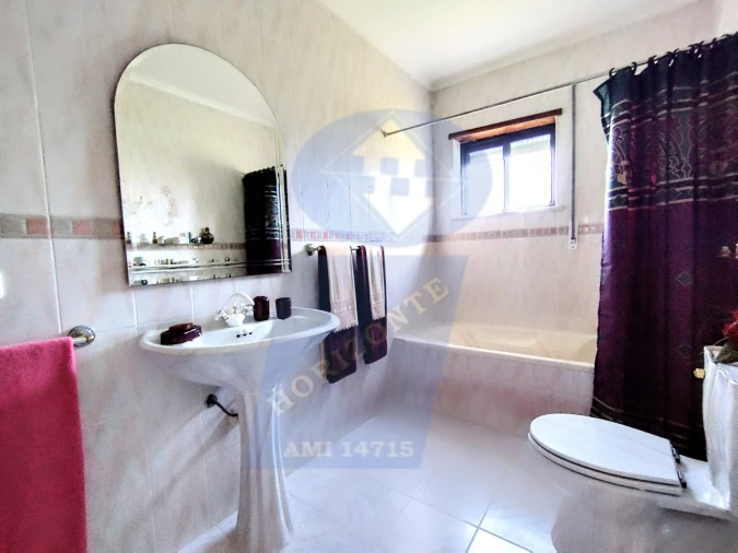 Moradia T5 para Venda em Covões e Camarneira Foto 11