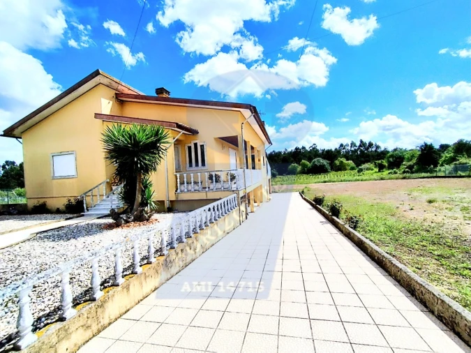 Moradia T5 para Venda em Covões e Camarneira Foto 32